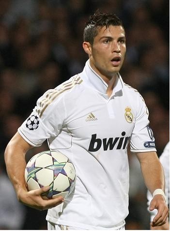 穆帅：当年我给了麦克托米奈生涯首秀，今天他给我他的球衣（穆帅：昔日我助麦克托米奈完成处子秀，今日他以球衣回馈我）