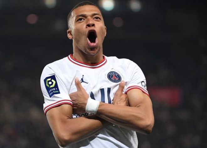 铜梁龙选帅举棋不定！张外龙或绝迹中超江湖，谢晖带队一年游？刘建业或逆袭（铜梁龙主帅悬而未决：张外龙或告别中超，谢晖恐成一年过客？刘建业迎逆袭良机）