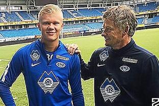 布斯克茨：梅西造访诺坎普？巴萨的大门永远为他敞开（布斯克茨：若梅西再访诺坎普，巴萨永远向他敞开大门）