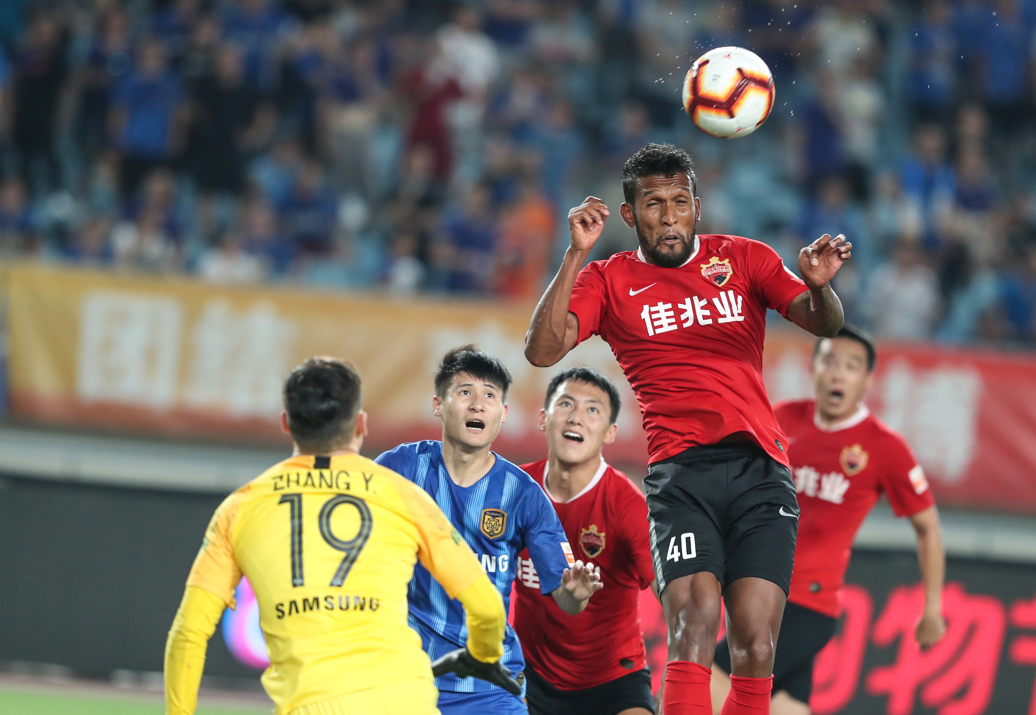 佛罗伦萨主帅：先踢完这场再考虑意甲，我们需要赢球提升士气（佛罗伦萨教头：这场打完再谈意甲，必须用胜利提振士气）