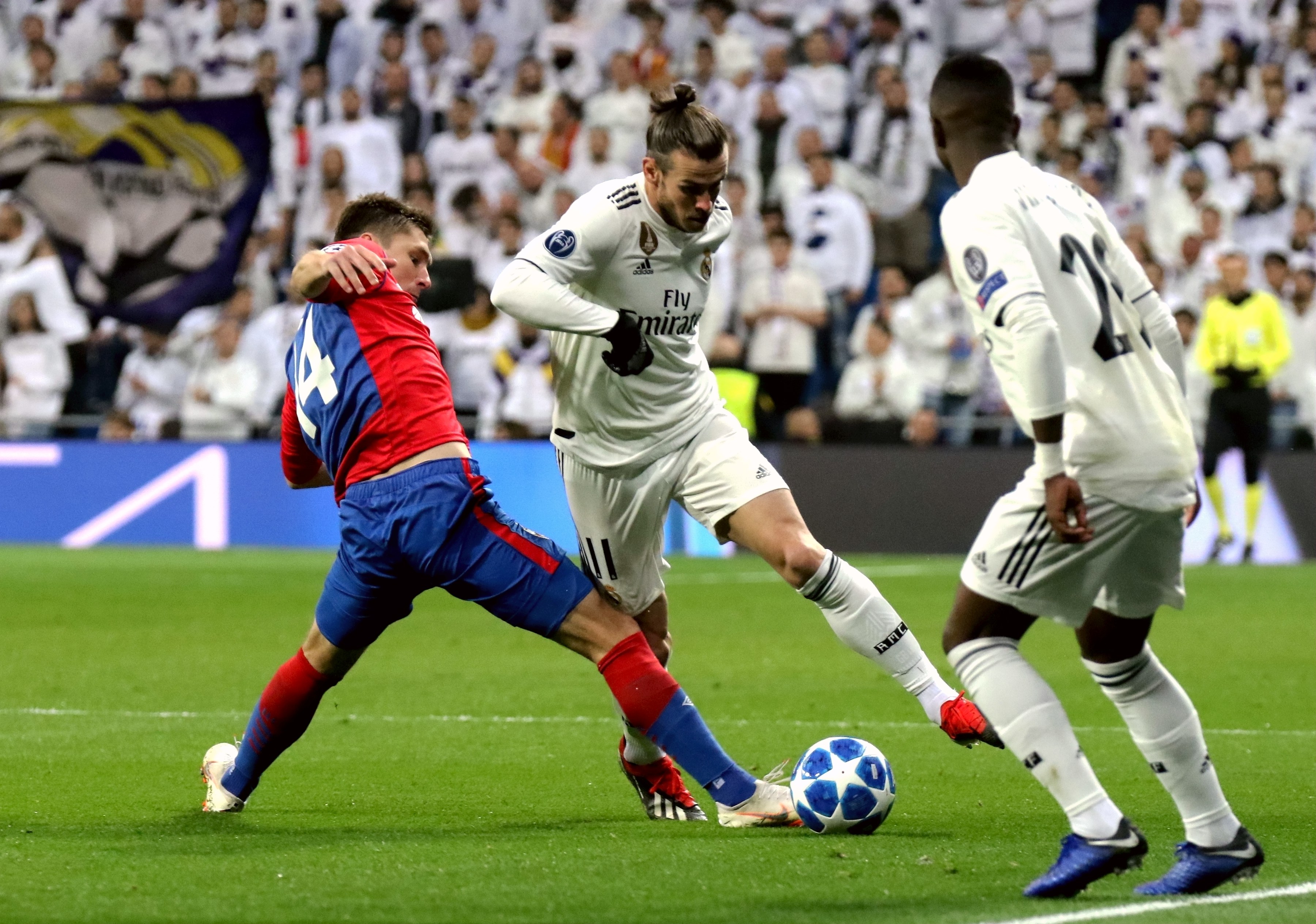 篮球勇士替补球员出色发挥获赞（勇士替补发挥亮眼获赞）