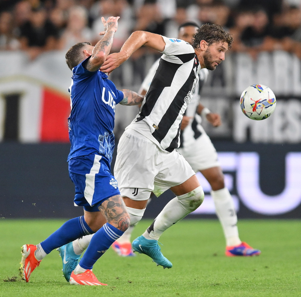 欧冠战报：里奥斯传射巴雷罗破门，本菲卡2-0完胜那不勒斯（欧冠：里奥斯一传一射巴雷罗建功，本菲卡2-0力克那不勒斯）