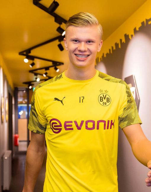 跟队记者：切尔西目前没打算外租门将约恩森