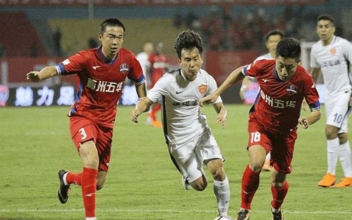 本赛季文班缺阵时马刺战绩为7胜2负，而上赛季则为13胜23负