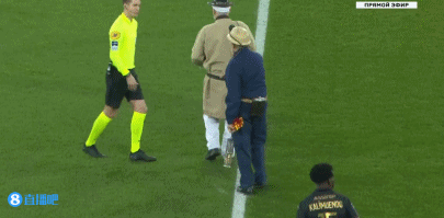 贺希宁在招笑这个赛道已经越走越远了，估计这会人设已经改不回去了